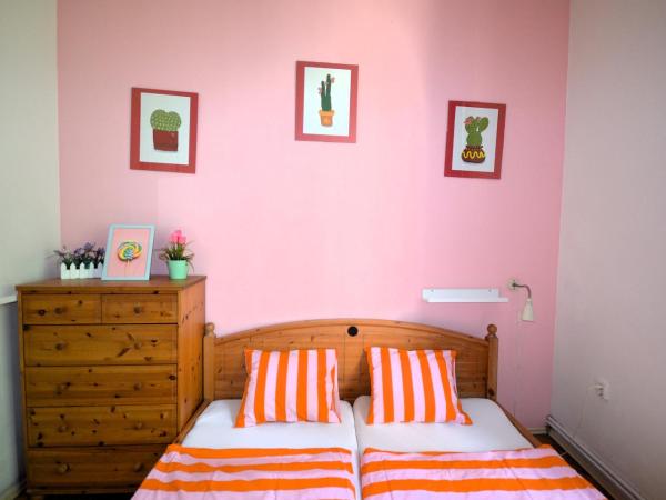 Travel&Joy backpackers : photo 2 de la chambre chambre double standard avec salle de bains commune