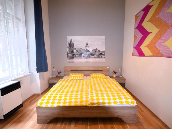 Travel&Joy backpackers : photo 9 de la chambre chambre double supérieure avec salle de bains commune