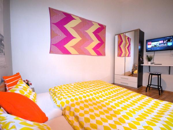 Travel&Joy backpackers : photo 2 de la chambre chambre double supérieure avec salle de bains commune