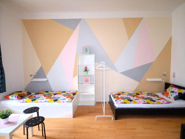 Travel&Joy backpackers : photo 2 de la chambre chambre quadruple avec salle de bains commune