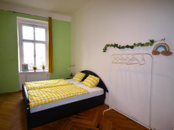 Travel&Joy backpackers : photo 6 de la chambre chambre triple avec salle de bains commune