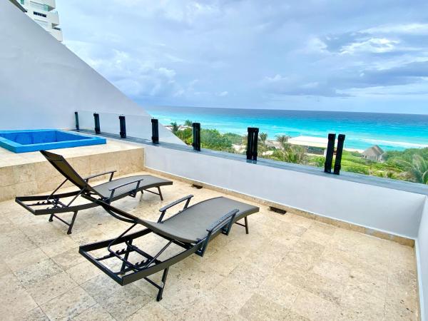 Condo in Ocean Front Resort : photo 1 de la chambre appartement - vue sur mer