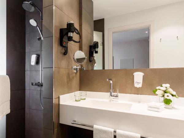 Holiday Inn Dresden - Am Zwinger, an IHG Hotel : photo 2 de la chambre chambre standard