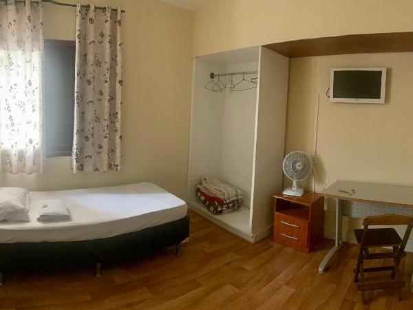 Pousada Ibituruna - Aeroporto de Congonhas : photo 1 de la chambre chambre double ou lits jumeaux avec salle de bains commune