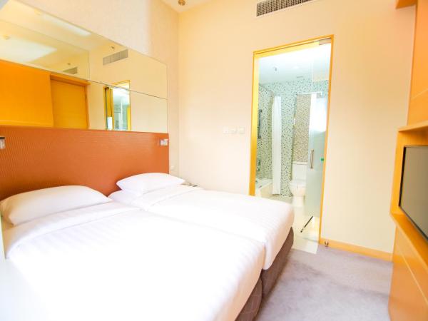 Dorsett Mongkok, Hong Kong : photo 7 de la chambre suite queen avec vue sur la ville