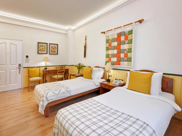 The Gordon House Hotel, Colaba : photo 5 de la chambre chambre double ou lits jumeaux supérieure