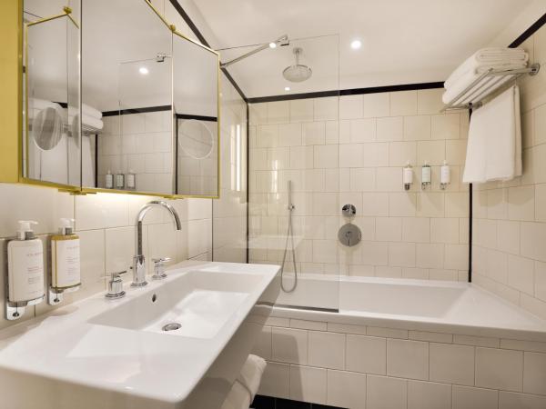 Hôtel l'Echiquier Opéra Paris - MGallery : photo 3 de la chambre suite junior lit king-size