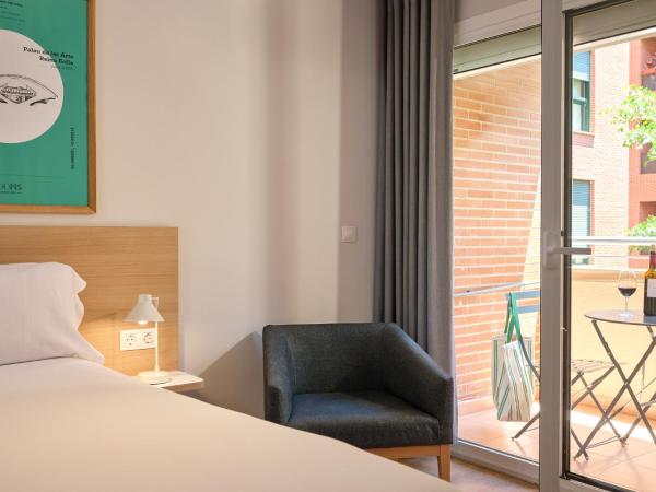Rooms Ciencias : photo 10 de la chambre chambre quadruple avec balcon 