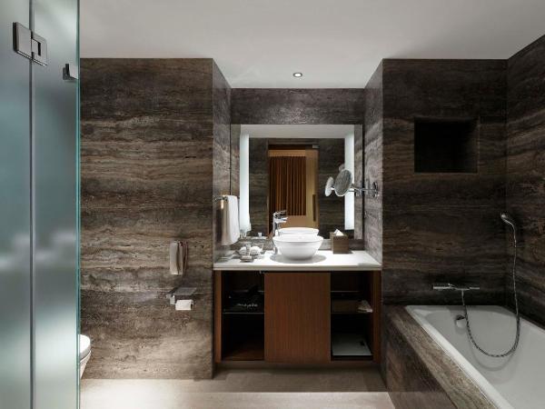 Hilton Bangalore Embassy GolfLinks : photo 2 de la chambre two-bedroom deluxe suite with club lounge