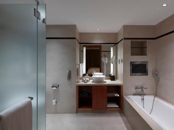 Hilton Bangalore Embassy GolfLinks : photo 1 de la chambre two-bedroom deluxe suite with club lounge