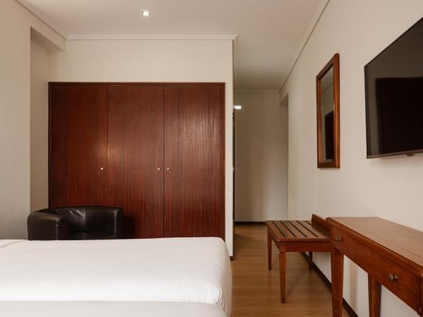 Hotel da Bolsa : photo 3 de la chambre chambre familiale