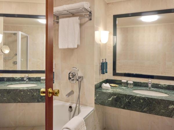 Hilton Antwerp Old Town : photo 5 de la chambre chambre lit king-size