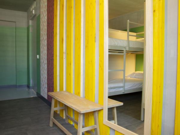 room00 Valencia Hostel : photo 5 de la chambre lit dans dortoir mixte de 8 lits avec salle de bains privative
