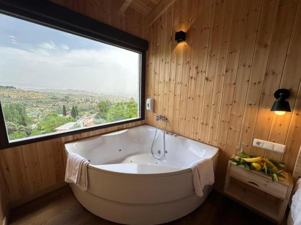 La Luna del sur B&B : photo 4 de la chambre suite deluxe avec baignoire spa