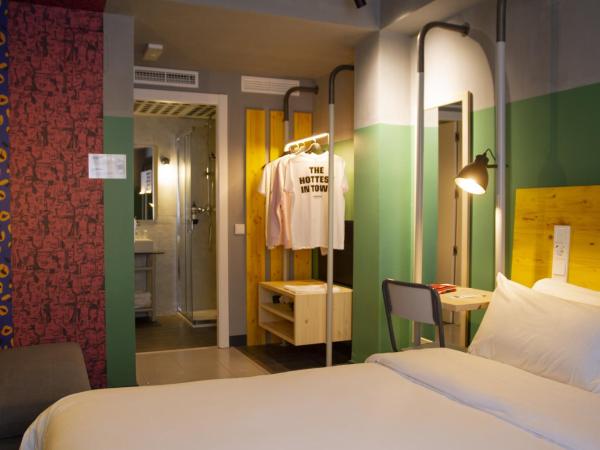 room00 Valencia Hostel : photo 5 de la chambre chambre double supérieure deluxe