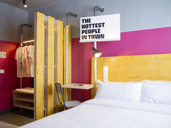 room00 Valencia Hostel : photo 5 de la chambre chambre double supérieure