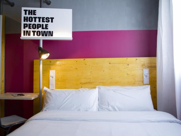 room00 Valencia Hostel : photo 3 de la chambre chambre double supérieure