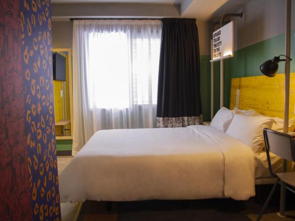 room00 Valencia Hostel : photo 4 de la chambre chambre double ou lits jumeaux