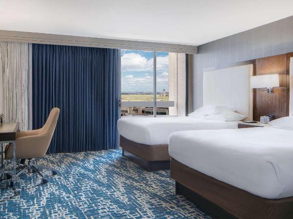 Hyatt Regency DFW International Airport : photo 2 de la chambre chambre 2 lits queen-size - vue sur aéroport