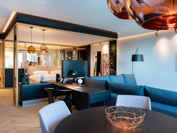 Andaz Munich Schwabinger Tor - a concept by Hyatt : photo 2 de la chambre suite art