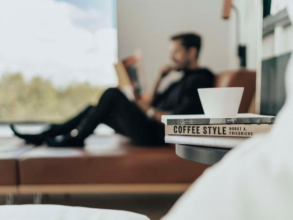 Andaz Munich Schwabinger Tor - a concept by Hyatt : photo 4 de la chambre chambre lit king-size deluxe