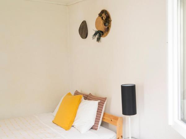 Growth House : photo 2 de la chambre chambre double deluxe avec douche