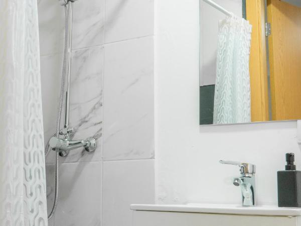 Growth House : photo 4 de la chambre chambre double deluxe avec douche