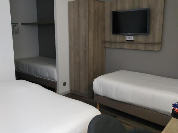 Hotel Le Circuit Le Mans : photo 1 de la chambre chambre familiale
