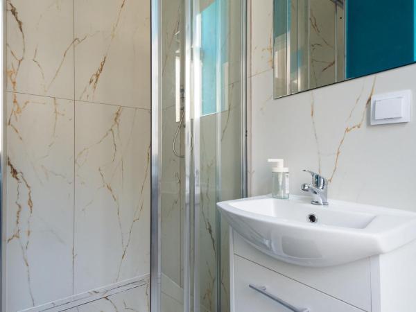 Centrum3a Łódź Próchnika 21 : photo 3 de la chambre chambre deluxe double ou lits jumeaux