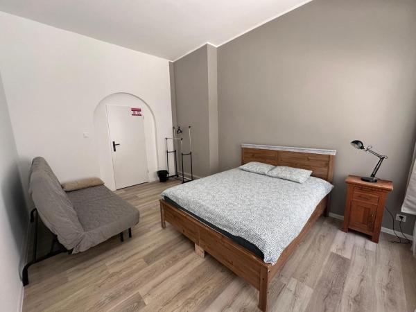 Apolla 12 : photo 3 de la chambre chambre double standard avec salle de bains commune