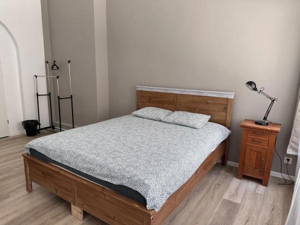 Apolla 12 : photo 5 de la chambre chambre double standard avec salle de bains commune