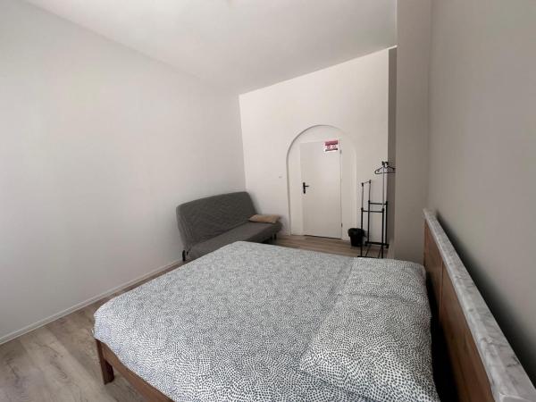 Apolla 12 : photo 6 de la chambre chambre double standard avec salle de bains commune