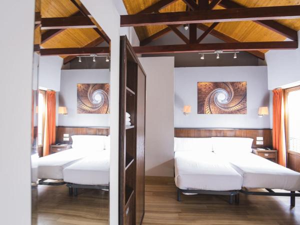 Hotel Alda Algalia : photo 10 de la chambre chambre triple supérieure