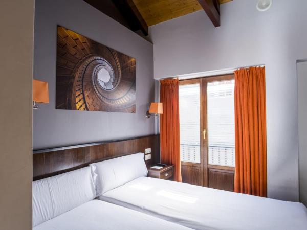 Hotel Alda Algalia : photo 9 de la chambre chambre triple supérieure