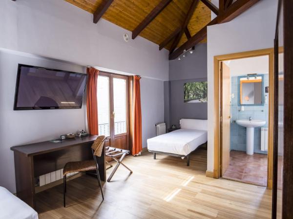 Hotel Alda Algalia : photo 4 de la chambre chambre triple supérieure