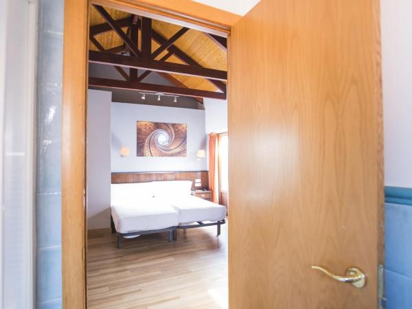 Hotel Alda Algalia : photo 2 de la chambre chambre triple supérieure