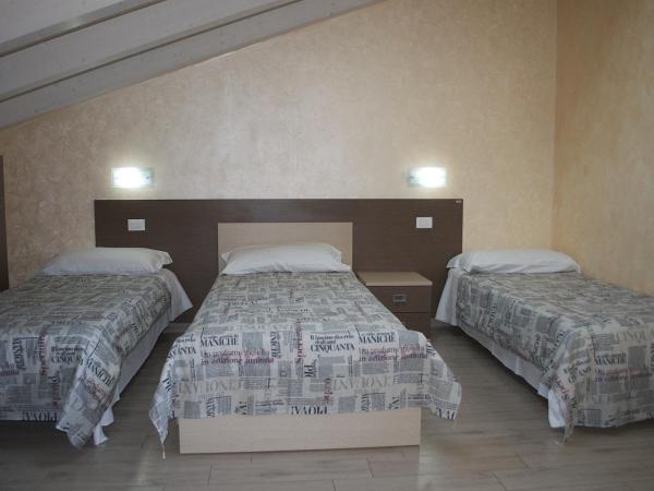 Affittacamere Borgo Roma : photo 6 de la chambre chambre triple