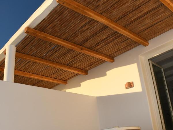 Porto Mykonos : photo 7 de la chambre suite lune de miel avec bain à remous extérieur - vue sur mer