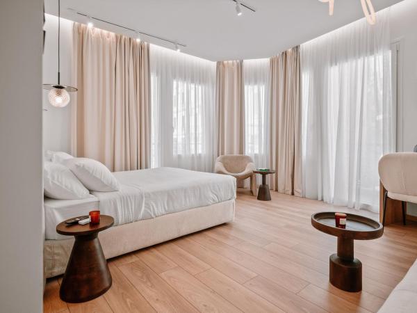 Plānis Str Urban Suites by Semavί : photo 4 de la chambre suite junior avec balcon