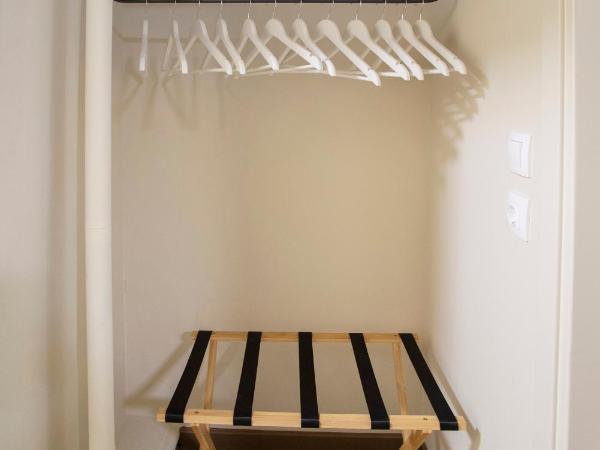 Ancient Agora Plaka : photo 1 de la chambre deluxe double room with balcony and jacuzzi