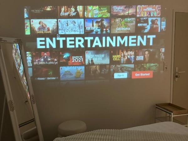 Maison des ambans chambres d'hotes hypercentre 200m de la gare et petit dejeuner inclus : photo 2 de la chambre chambre double deluxe avec douche