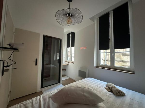 Maison des ambans chambres d'hotes hypercentre 200m de la gare et petit dejeuner inclus : photo 3 de la chambre chambre simple deluxe