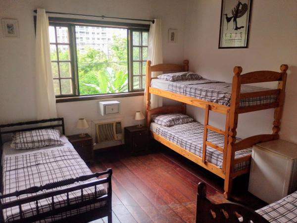 Mansão Art Déco : photo 1 de la chambre chambre quadruple avec salle de bains privative