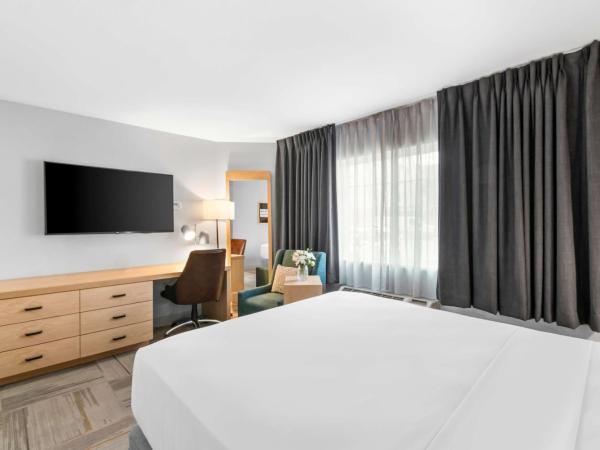 Sonesta Simply Suites Austin South : photo 4 de la chambre suite studio lit queen-size avec baignoire - accessible aux personnes à mobilité réduite