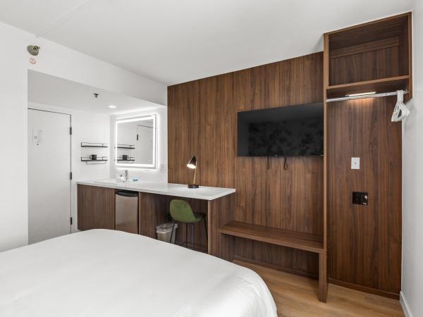 Uptown Inn - Limited Service Apart-Hotel : photo 5 de la chambre studio lit queen-size 