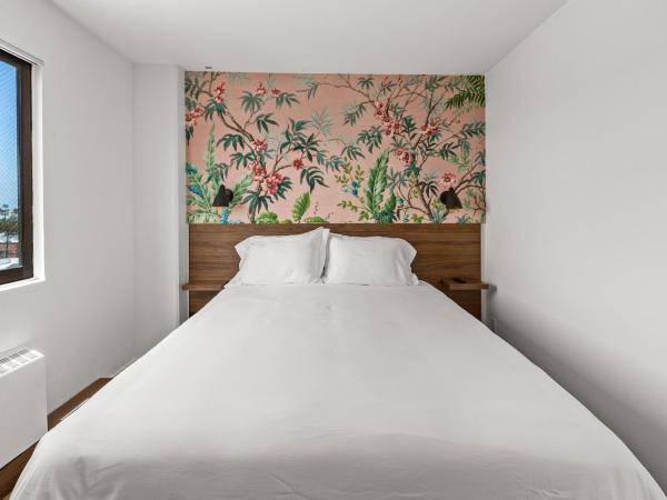 Uptown Inn - Limited Service Apart-Hotel : photo 3 de la chambre studio lit queen-size 