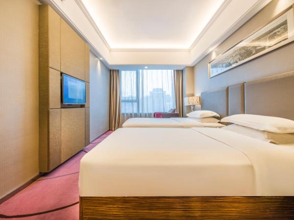 La Perle International Hotel - Free shuttle between hotel and Exhibition Center during Canton Fair & Exhibitor registration Counter : photo 6 de la chambre chambre lits jumeaux confort