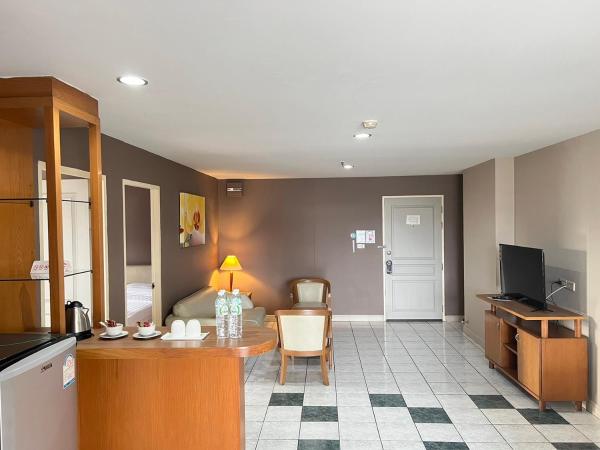 BU Place Hotel : photo 6 de la chambre suite familiale