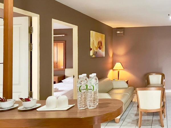 BU Place Hotel : photo 5 de la chambre suite familiale