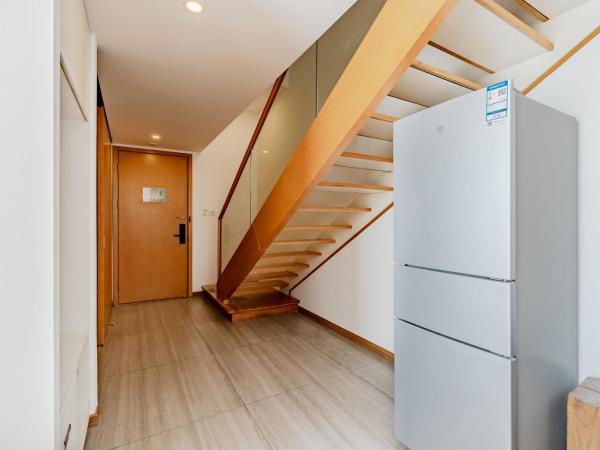 上海芳甸路地铁站Boutique酒店 : photo 4 de la chambre chambre quadruple premium